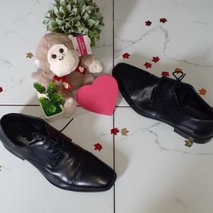 Unlisted Kenneth cole